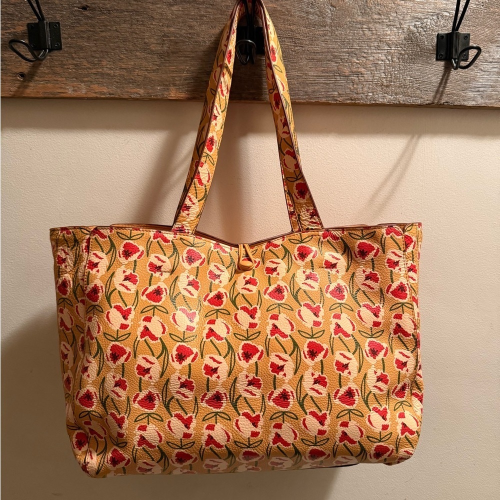 Vera Bradley Womens Premium Cow Hide Leather Hathaway Tote Curly Tulips NWOT